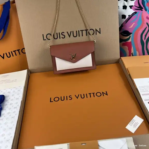 Cheap POCHETTE VUITTON LOUIS CHAIN MYLOCKME 0510